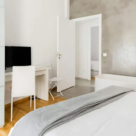 Bright And Roomy Apartment, In The Heart Of *