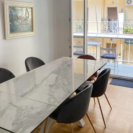 Bright And Roomy Apartment, In The Heart Of *